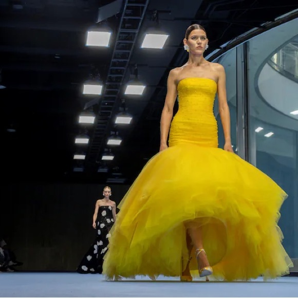 Carolina Herrera Dresses & Skirts - New NWT Carolina Herrera Embroidered Strapless Mermaid Gown Taxi Cab Yellow 8